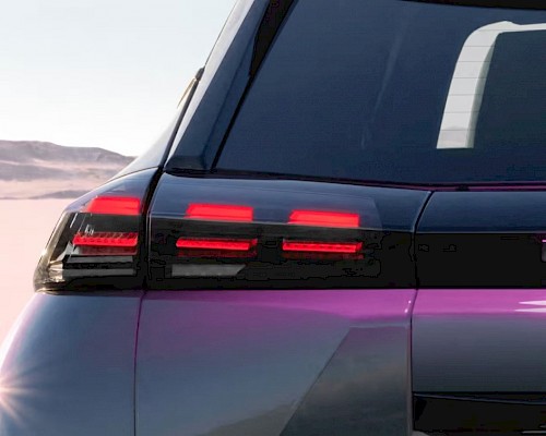 PEUGEOT 2008 Seitenansicht – SUV-Design mit klaren Linien