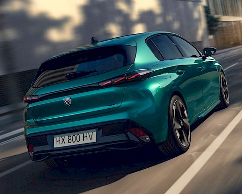 Heckansicht des Peugeot 308 – moderne LED-Rückleuchten mit Wiedererkennungswert