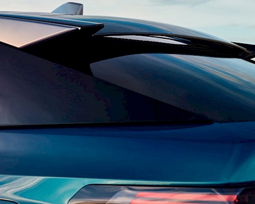 PEUGEOT E-3008 von vorne – kraftvoller Auftritt mit Elektroantrieb