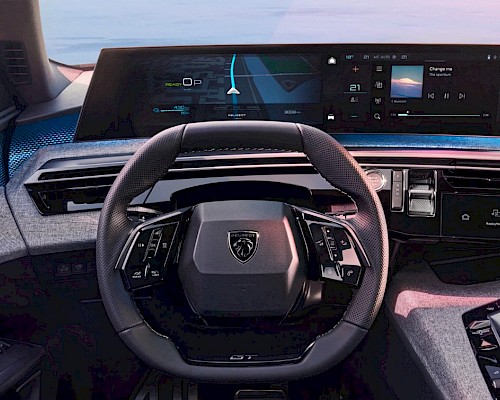 PEUGEOT E-3008 Seitenansicht – progressive Linienführung für das moderne SUV