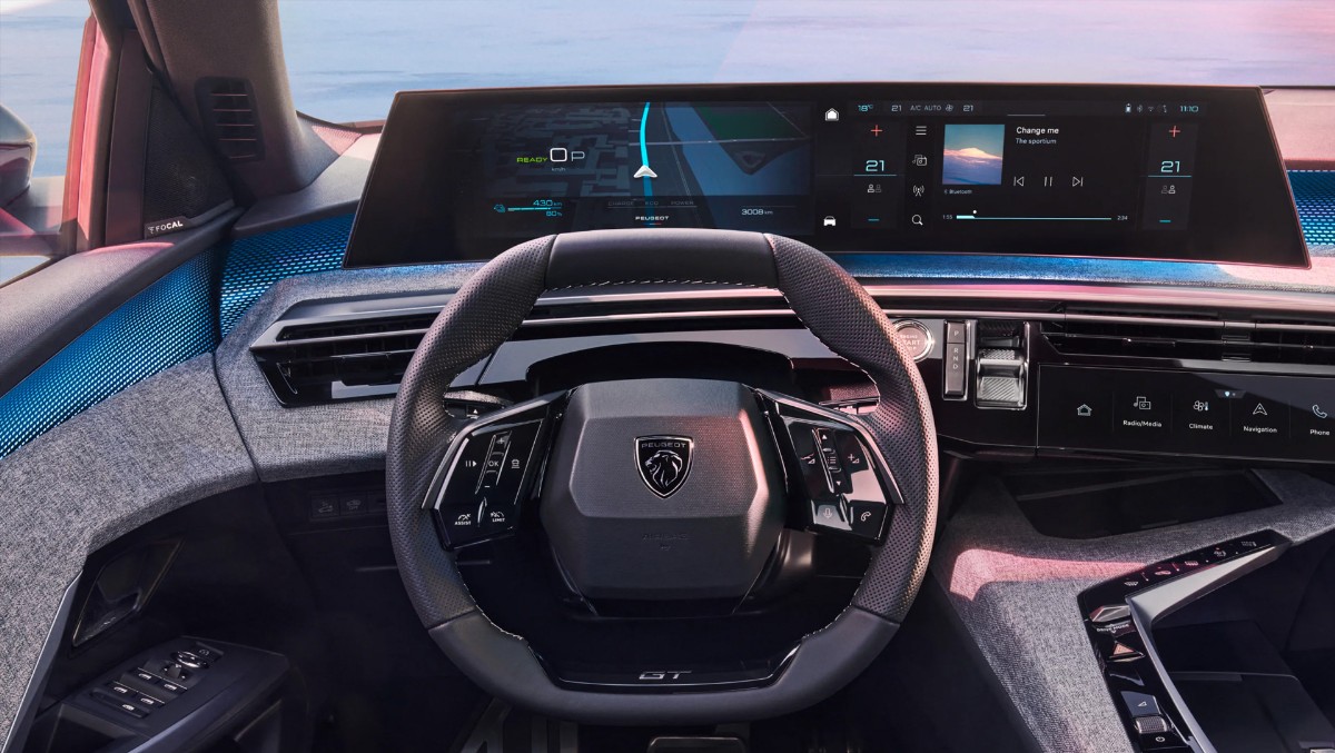 PEUGEOT E-3008 Cockpit – fahrerzentriert und digital durchdacht