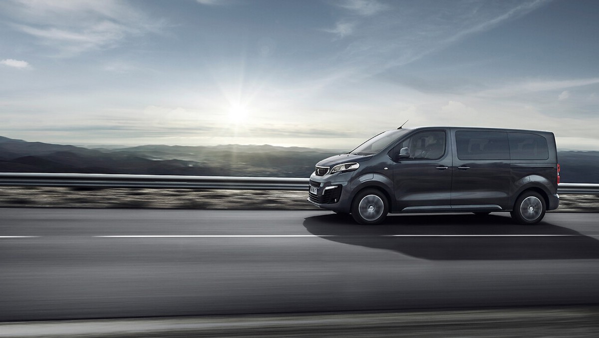 PEUGEOT Traveller – erhöhte Sitzposition für optimale Übersicht beim Fahren