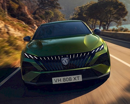 PEUGEOT 408 Kühlergrill – markante Front mit neuem Markenlogo