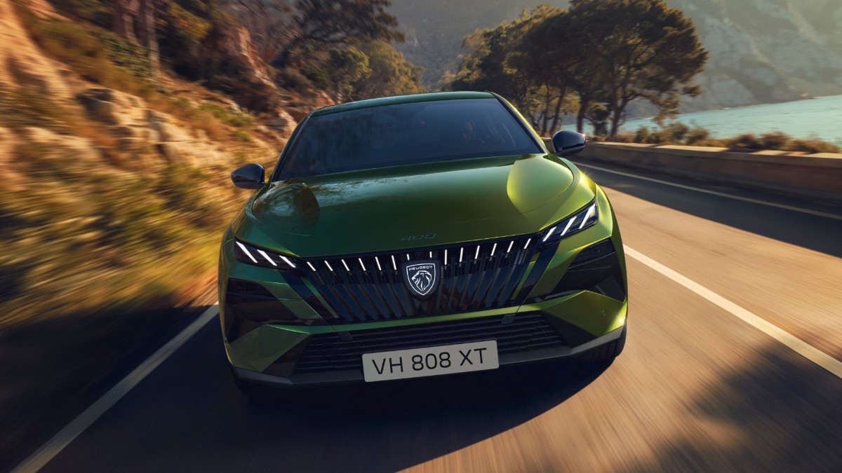 PEUGEOT 408 Kühlergrill – markante Front mit neuem Markenlogo