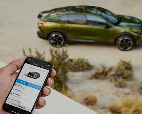 PEUGEOT 408 Vernetzte Services zur Vereinfachung Ihrer Fahr- und Elektroerfahrung – bequem über Ihr Smartphone steuerbar.