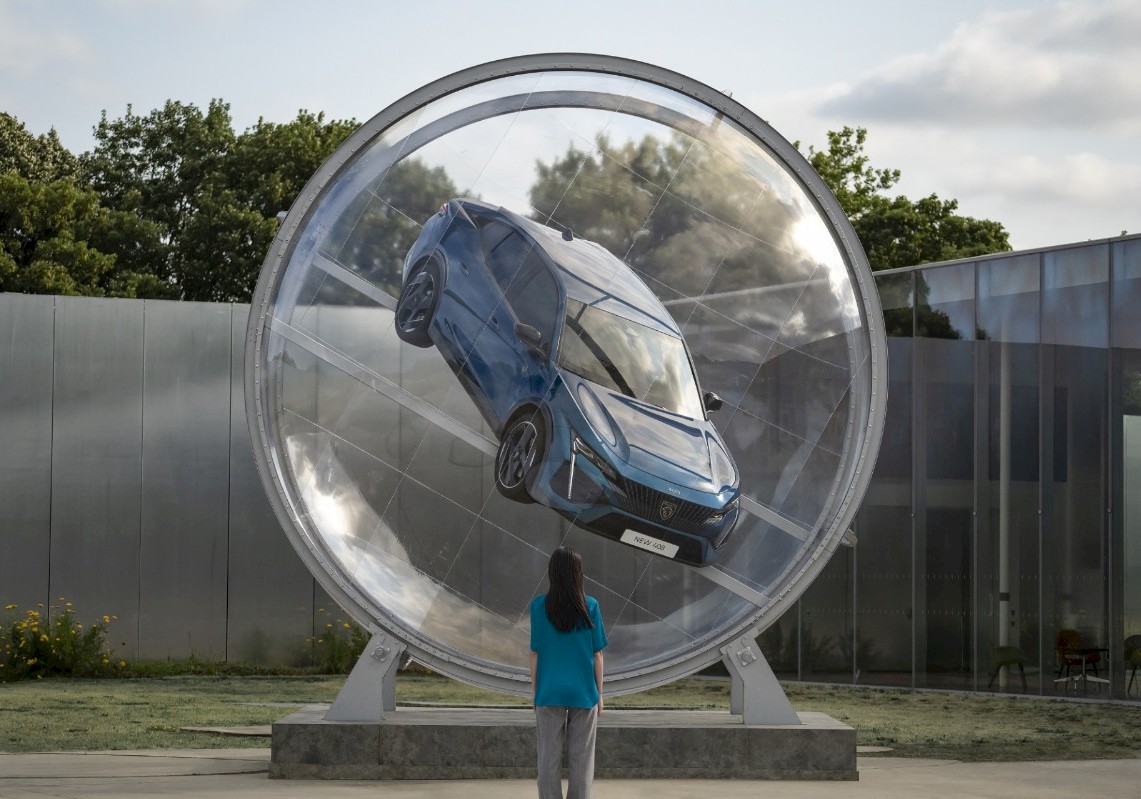 PEUGEOT 408 mit i-Cockpit und 3D-Instrumentenanzeige – futuristisches Fahrerlebnis